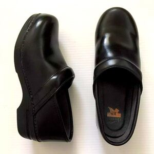 DANSKO XP Comfort Professional Slip Resistant Nursing Clogs EU39/8 Black Leather